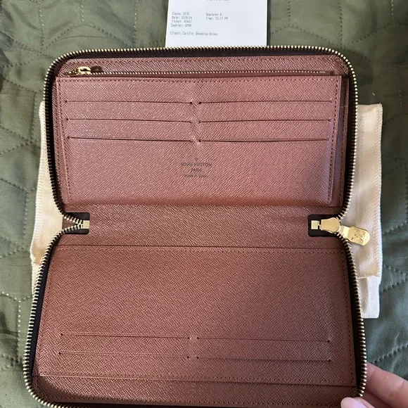Louis Vuitton Monogram Zippy Organizer Wallet - Picture 5 of 15